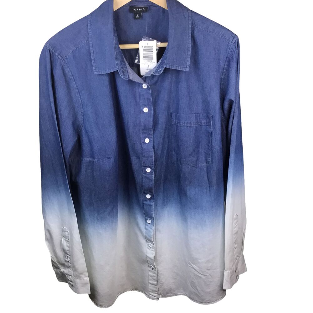 Torrid Women SZ 2X Chambray Bleach Dip Button Front Shirt Blue